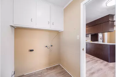 8314 Edgemoor Drive, Houston, TX 77036 - Photo 18