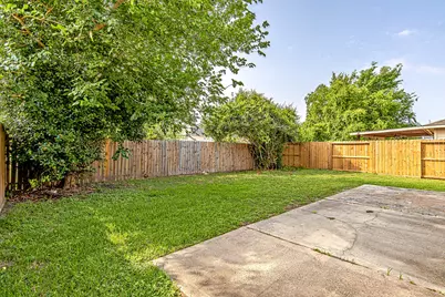9614 Summer Laurel Lane, Houston, TX 77088 - Photo 16