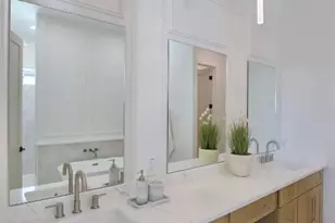 136 E 37th St, Houston, TX 77018 - Photo 24