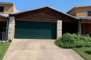 1922 20th St, Huntsville, TX 77340 - Photo 2