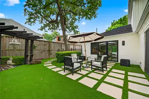 415 Ramblewood Rd, Houston, TX 77079 - Photo 18