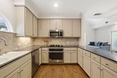 2409 Ralph Street #D, Houston, TX 77006 - Photo 14