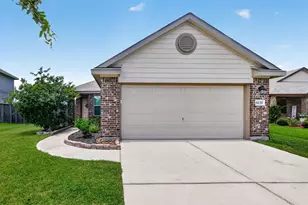 8639 River Crest Dr, Baytown, TX 77521 - Photo 1