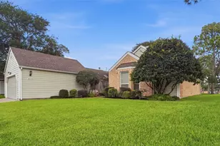 16719 Fallen Leaf Way, Houston, TX 77058 - Photo 2