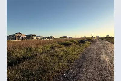 1112 Egret Point, Crystal Beach, TX 77650 - Photo 4