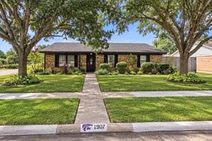 1907 N Rock Island St, Angleton, TX 77515 - Photo 1