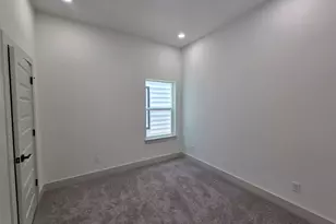 9821 Turnbow St, Houston, TX 77029 - Photo 8