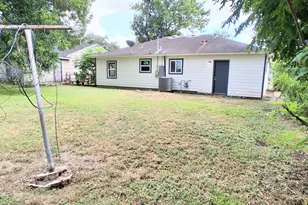 6011 Belmark St, Houston, TX 77033 - Photo 4