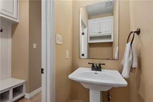 1904 Debbie Dr, Bryan, TX 77802 - Photo 28