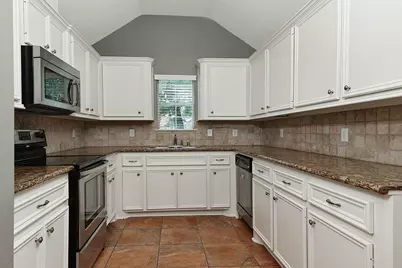 10912 Redbird, Conroe, TX 77385 - Photo 6
