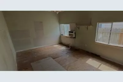 10514 Norton Drive, Houston, TX 77043 - Photo 8