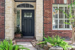 9730 Harrison Ln, Missouri City, TX 77459 - Photo 4