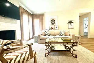 2001 Bering Dr, Houston, TX 77057 - Photo 2