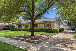 6131 Dumfries Dr, Houston, TX 77096 - Photo 2