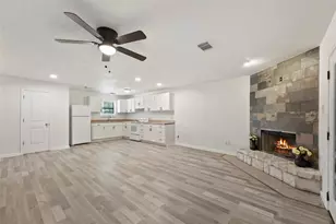 9738 Bayou Woods Dr, Baytown, TX 77521 - Photo 10