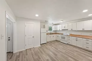 9738 Bayou Woods Dr, Baytown, TX 77521 - Photo 8