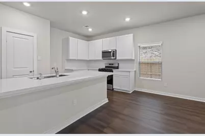 2429 E Heritage Drive, Dayton, TX 77535 - Photo 4