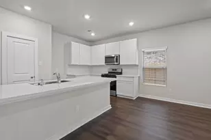 2429 E Heritage Dr, Dayton, TX 77535 - Photo 4