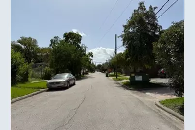4624 Bell Street #7, Houston, TX 77023 - Photo 10