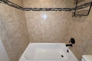 2224 S Piney Point Rd, Houston, TX 77063 - Photo 16