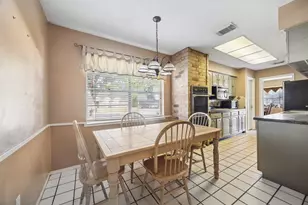 11302 Brighton Ln, Meadows Place, TX 77477 - Photo 8