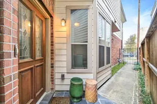 5309 Larkin St, Houston, TX 77007 - Photo 2