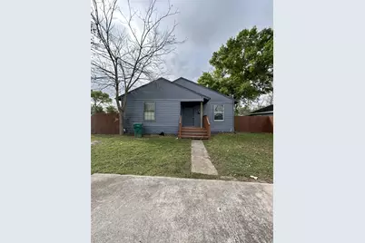 301 W Austin Avenue, Pasadena, TX 77502 - Photo 1
