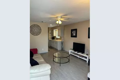 7318 Dearborn Street #B, Houston, TX 77055 - Photo 2