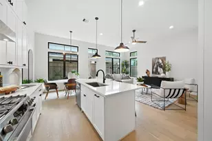 1711 Bologna Ln, Houston, TX 77055 - Photo 4