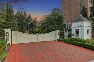 28 Audubon Hollow Ln, Houston, TX 77027 - Photo 10