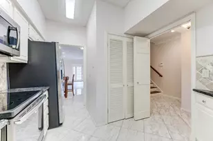 1039 Fountain View Dr, Houston, TX 77057 - Photo 4