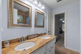 914 Pinewood Ln, Seabrook, TX 77586 - Photo 40
