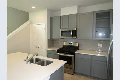 6915 Sunnyvale Lane, Rosharon, TX 77583 - Photo 4