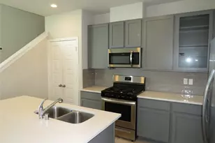 6915 Sunnyvale Ln, Rosharon, TX 77583 - Photo 4