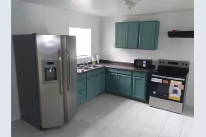 5237 Carmen Street, Houston, TX 77033 - Photo 4