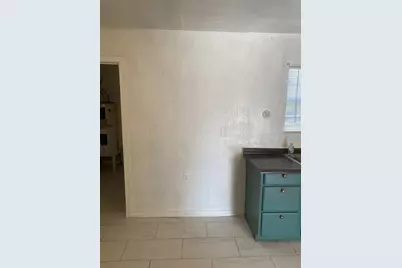5237 Carmen Street, Houston, TX 77033 - Photo 10