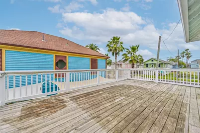 3002 Avenue Q 1/2, Galveston, TX 77550 - Photo 38