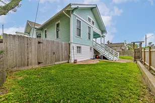 3002 Ave Q 1/2, Galveston, TX 77550 - Photo 48