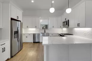 1526 Chestnut St, Houston, TX 77009 - Photo 1