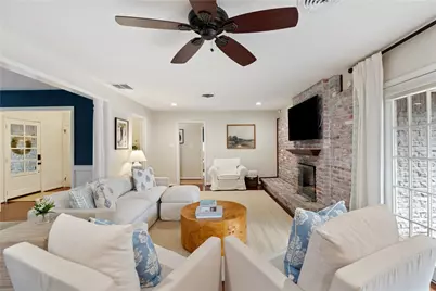 7607 Meadowglen Lane, Houston, TX 77063 - Photo 8