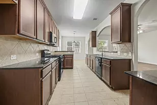 1439 Barras St, Alvin, TX 77511 - Photo 12