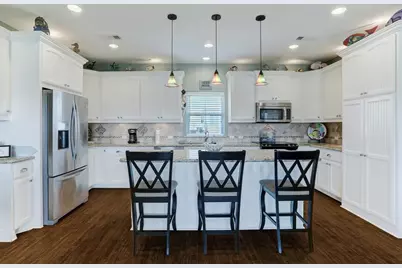 934 S Cove, Crystal Beach, TX 77650 - Photo 10