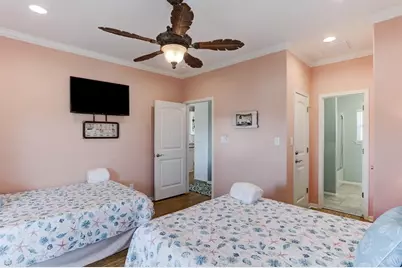 934 S Cove, Crystal Beach, TX 77650 - Photo 20