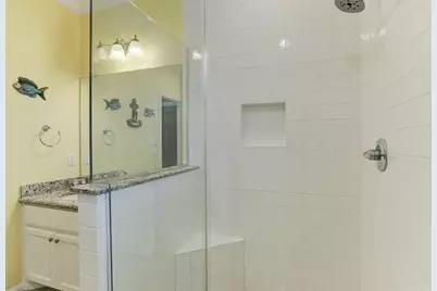 934 S Cove, Crystal Beach, TX 77650 - Photo 18