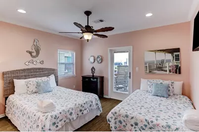 934 S Cove, Crystal Beach, TX 77650 - Photo 20