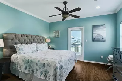 934 S Cove, Crystal Beach, TX 77650 - Photo 16
