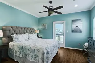 934 S Cove, Crystal Beach, TX 77650 - Photo 16