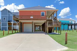 934 S Cove, Crystal Beach, TX 77650 - Photo 2