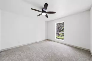 9 Robin Dr, Alvin, TX 77511 - Photo 18
