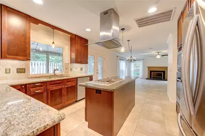 11 Thorn Berry Place, The Woodlands, TX 77381 - Photo 12
